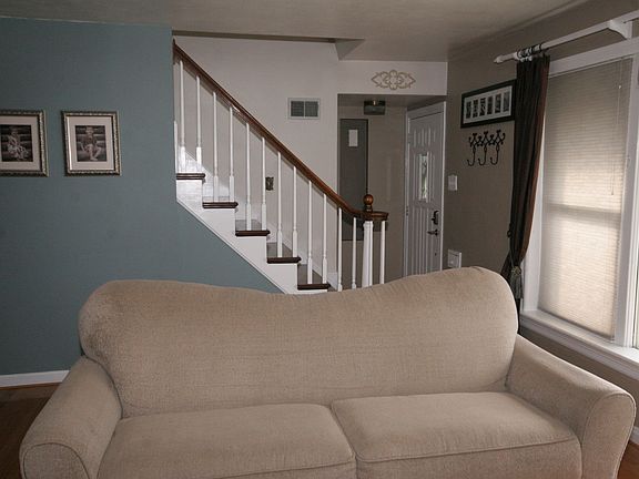 3rd image of 7125 S Villanova Dr