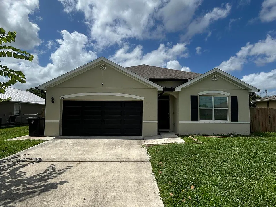 341 SW Ridgecrest Dr