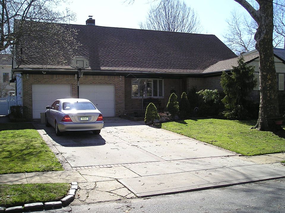 1st image of 103 Orbach Ave