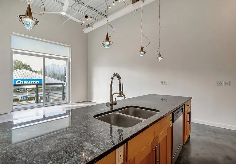 2514 Abercorn St #205 — Photo 9
