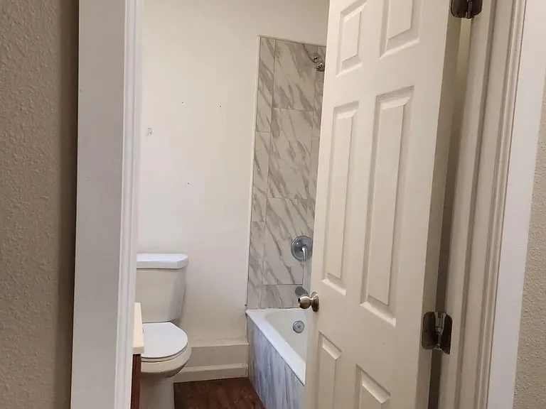 435 W Main St #4 — Photo 2