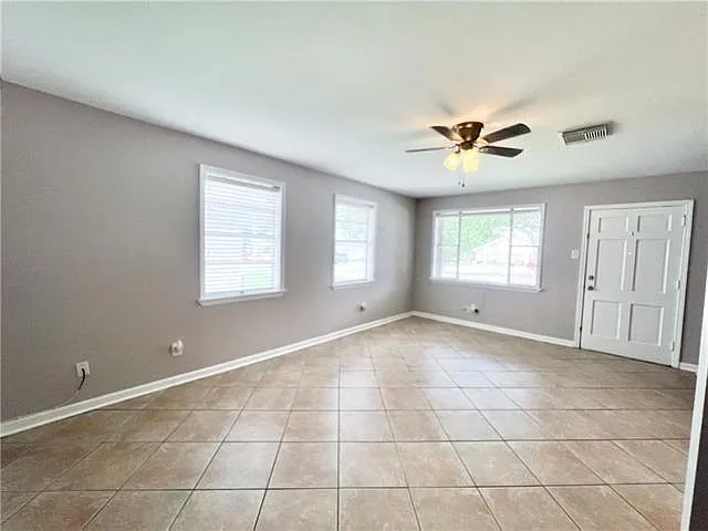 2 bed, 2.0 bath, 1262 sqft, $1,895 — Photo 2
