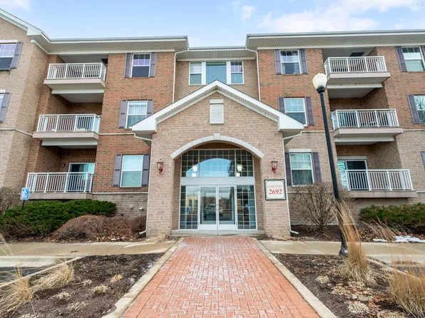 2692 Stone Cir Unit 209, Geneva, IL 60134