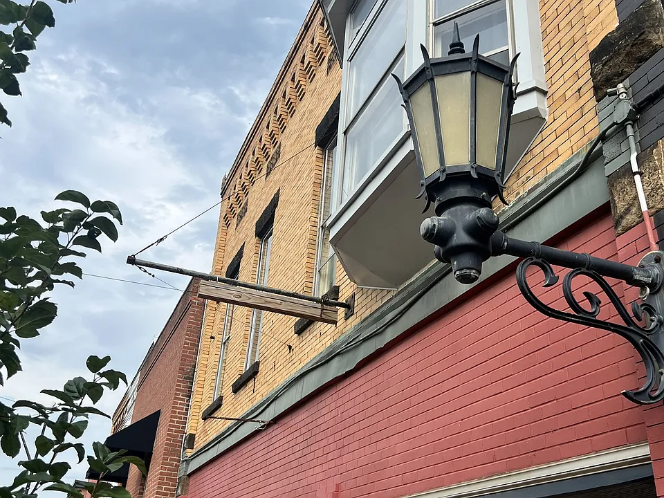 146 W Jackson St #1