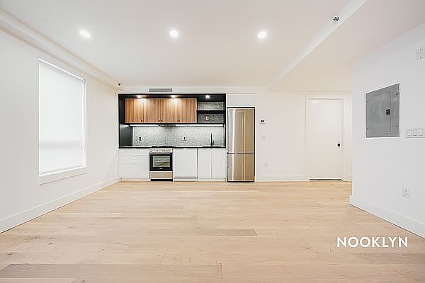 1st image of 546 19th St #1D