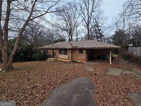 3rd image of 740 Patricia Dr