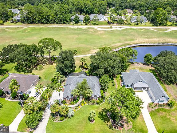 2nd image of 535 Cardinal Cir E