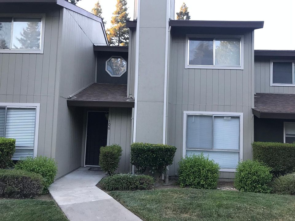 Freshly paint 2 bedroom 1.5 bath townhome.