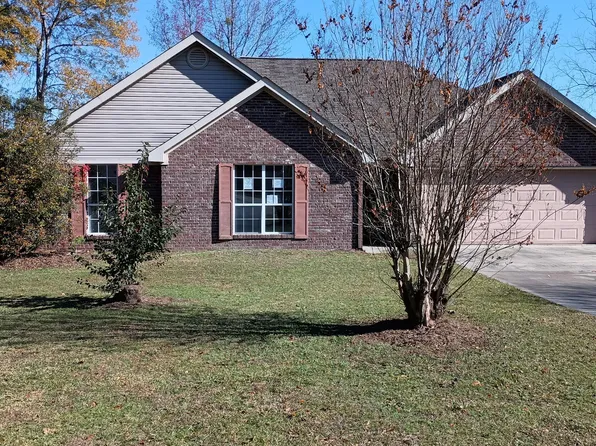 16 Cobblestone Dr, Sumrall, MS 39482