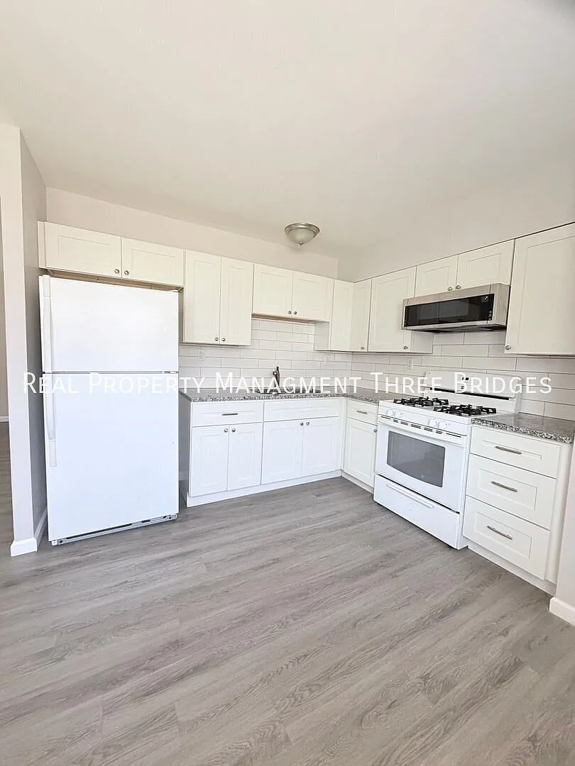 Comfortable 3br/1ba Hazelwood Home — Photo 4