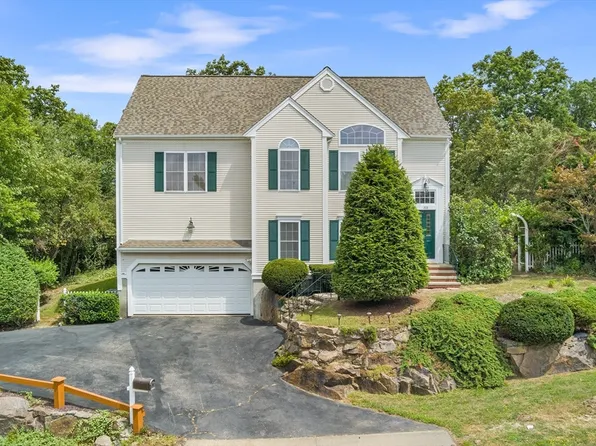 208 Falls Blvd, Quincy, MA 02169