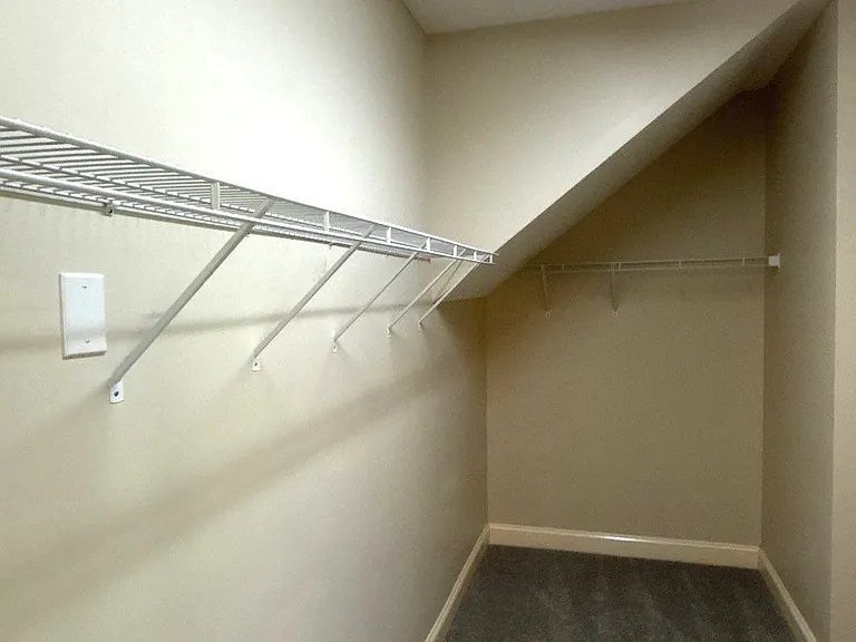 1018 Silver Lake Dr — Photo 29