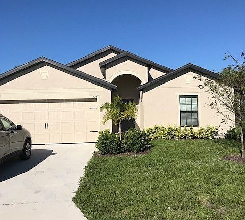 2nd image of 475 Shadow Lakes Dr