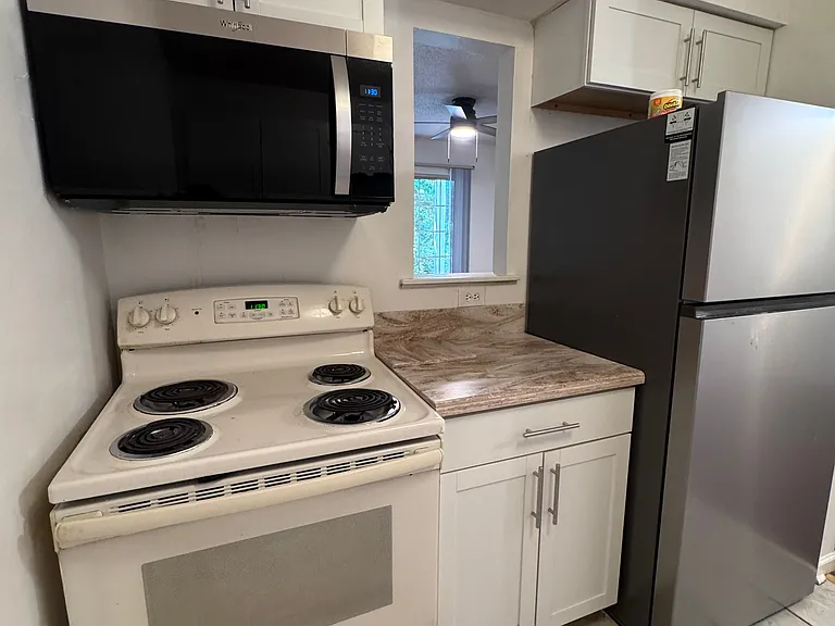 519 Mystic Dr #C — Photo 11