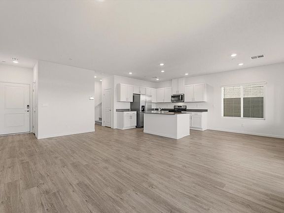 03-502 Red Lovebird-3_11022025