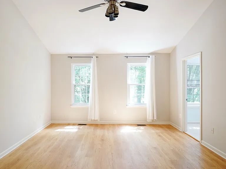 9423 Fields Rd — Photo 36