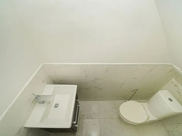 846 East 48th Street image 5 of 10