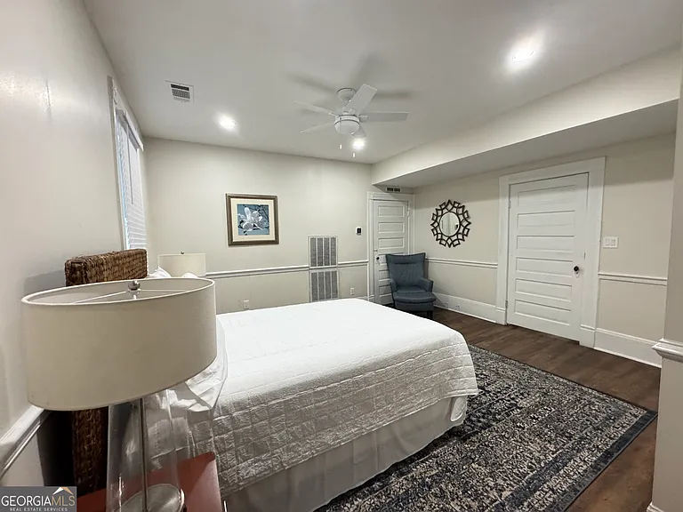 765 Walnut Loft #UPSTAIRS LOFT — Photo 14
