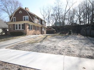 2230 Riverside Dr NE, Grand Rapids, MI 49505