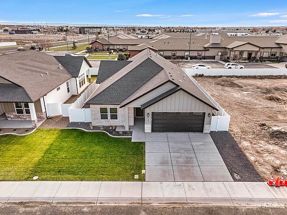 4th image of 527 Falling Leaf Ln