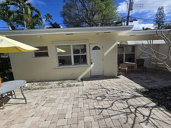 2nd image of 413 SW 12th Ct #B