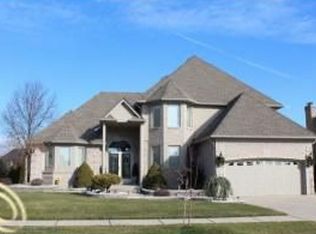 53460 Azalea Dr, Macomb, MI 48042