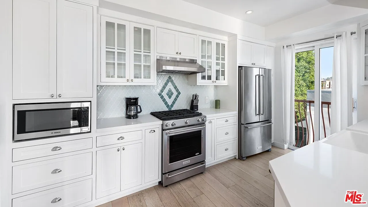 320 S Willaman Dr — Photo 4