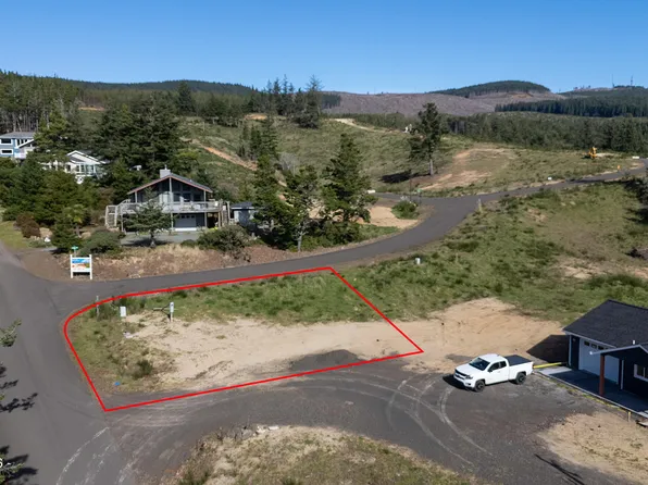 300 Roaring Tide Loop, Oceanside, OR 97134