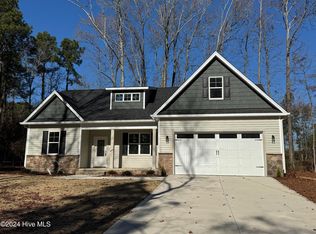 103 Primrose Cir, West End, NC 27376