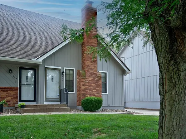 131 SW Donovan Rd, Lees Summit, MO 64063