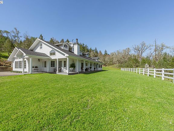 3rd image of 3849 Cole Rd