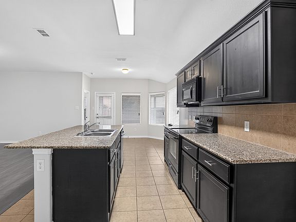 4th image of 436 Cameron Hill Point