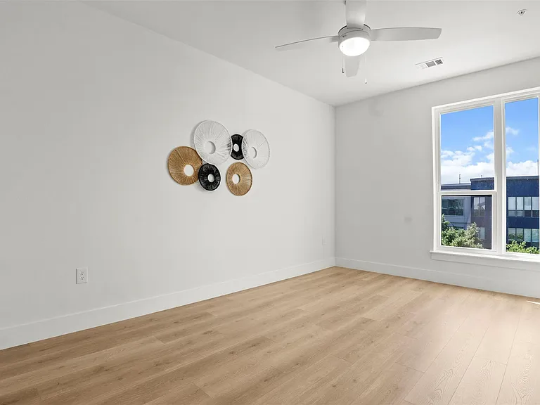 1701 Simond Ave #418 — Photo 14
