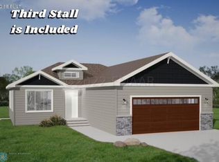 7327 28th St S, Fargo, ND