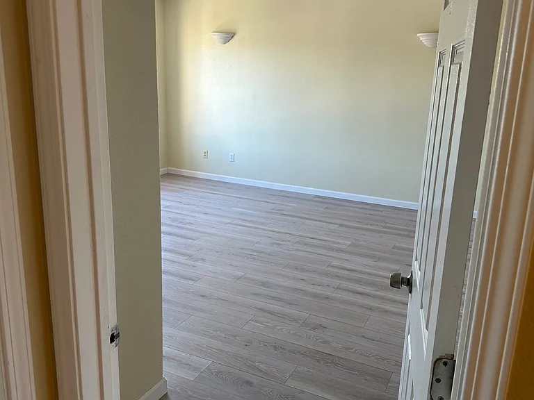 535 Marina Bay Pkwy #C — Photo 8