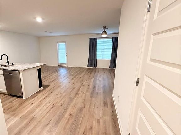 3rd image of 11457 Pinus Ln
