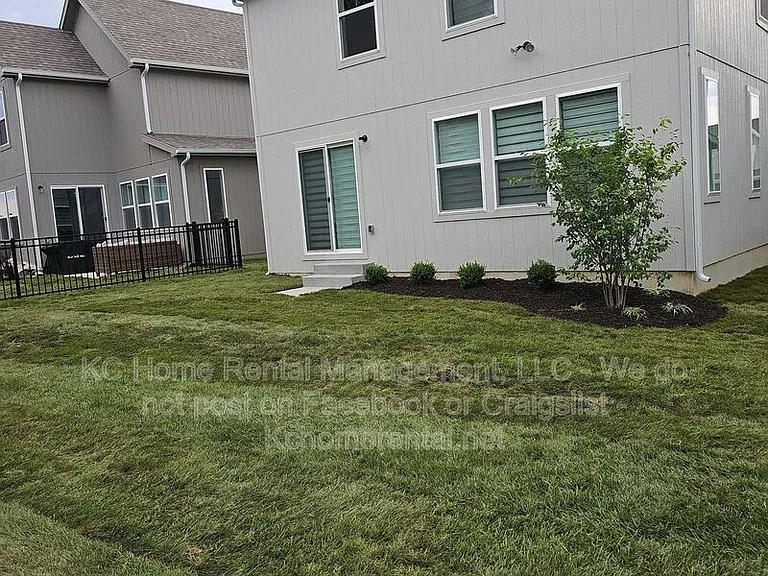 8716 SW Edgewater Dr — Photo 23