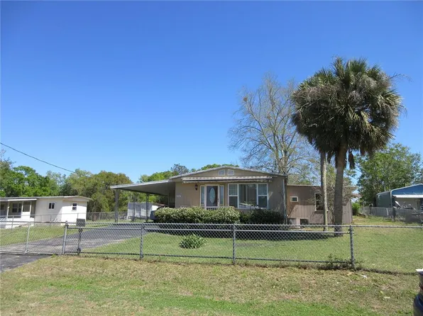 3745 SE 174th Ct, Ocklawaha, FL 32179