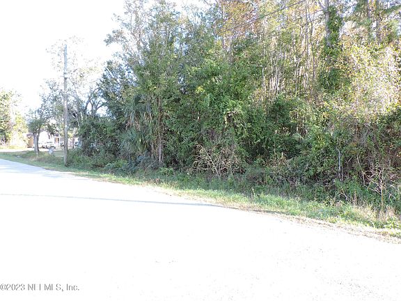 4th image of 913A AVERY Street
