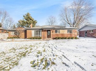 39150 Memory Ln, Harrison Township, MI 48045