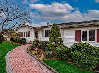 3 Jenny Lane, Holtsville, NY