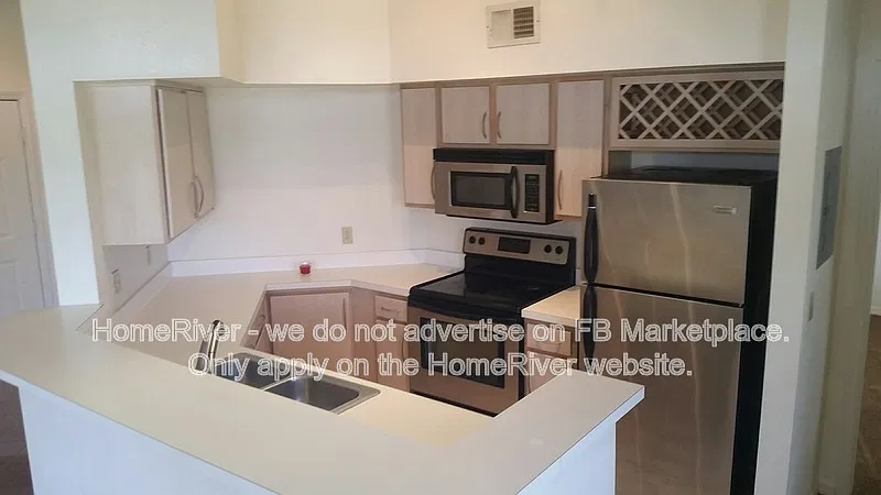 7320 Westpointe Blvd — Photo 3