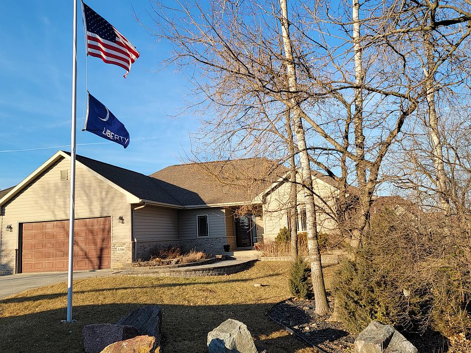 1st image of 3286 W Plaza Dr