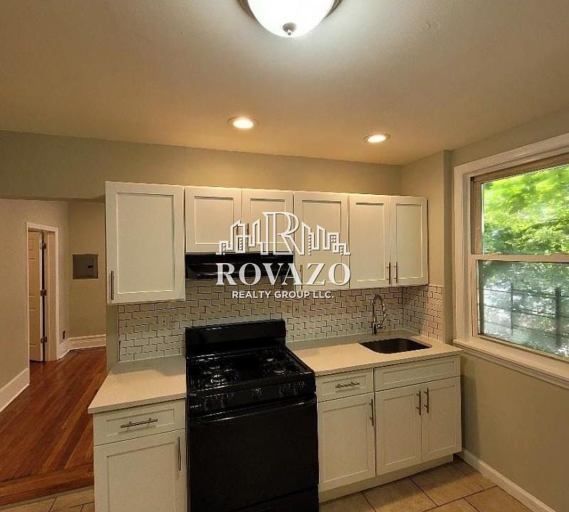 1st image of 179 Myrtle Ave #A2