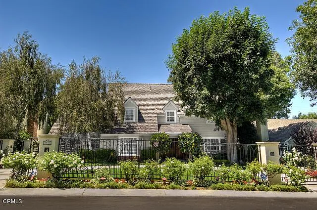 3935 Mary Ellen Ave — Photo 2