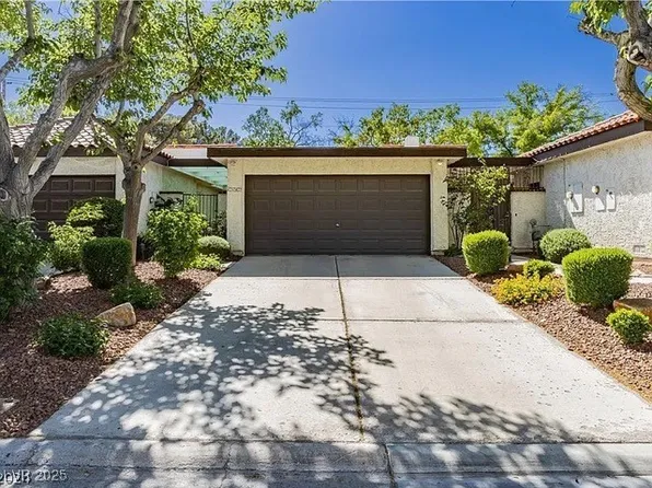 4567 Madreperla St, Las Vegas, NV 89121