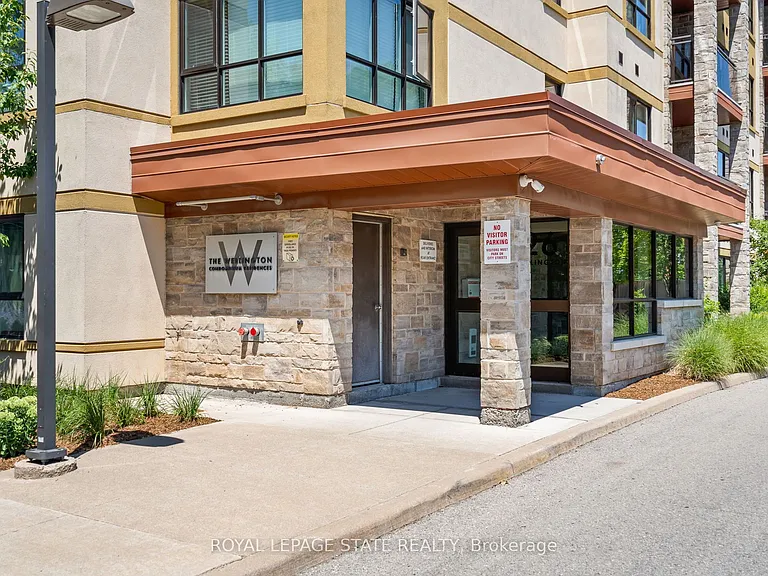 26 Wellington St #402 — Photo 2