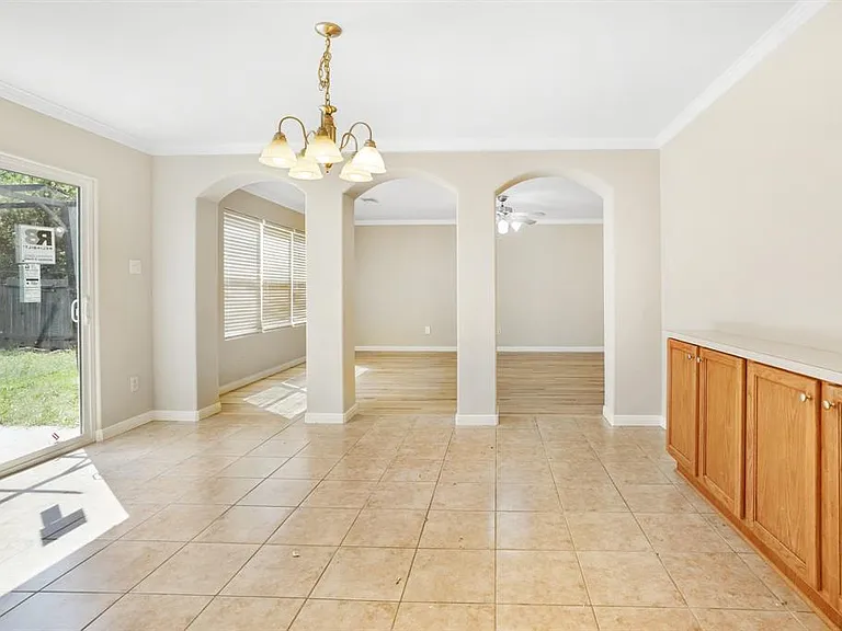 410 Laurel Sage Dr — Photo 7