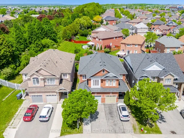 24 Martree Cres, Brampton, ON L6V 4R3