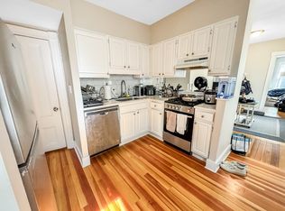 24 Suffolk St #2, Cambridge, MA 02139